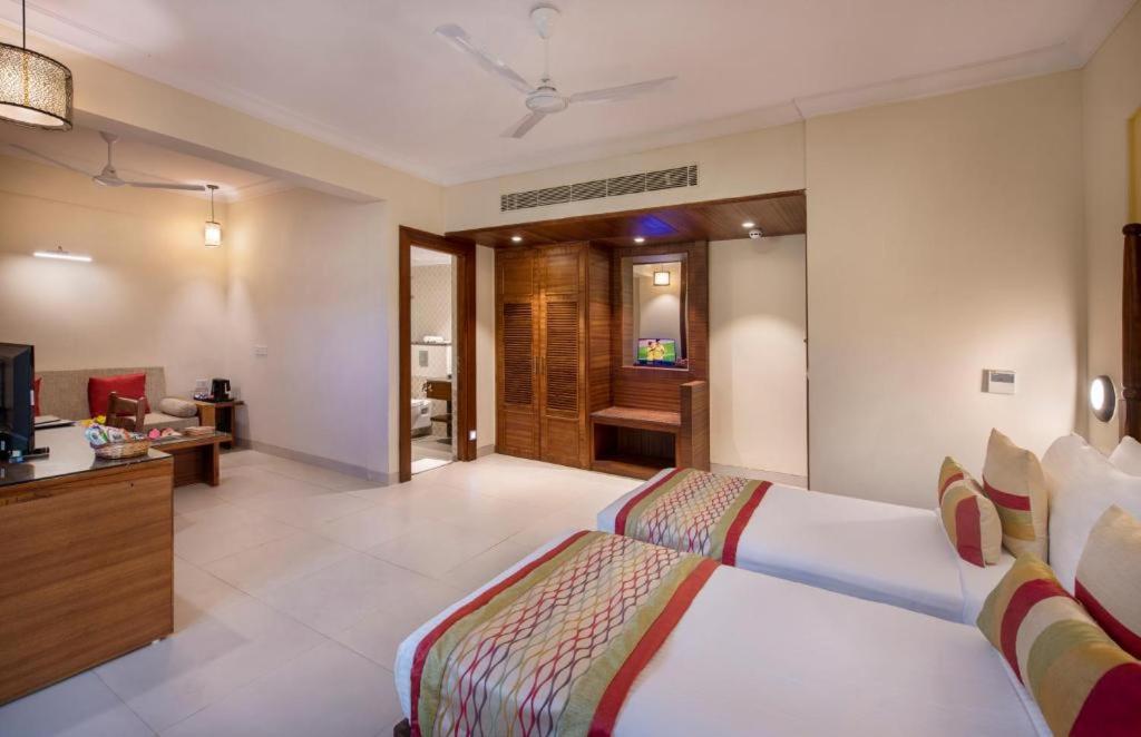 Sea Breeze Max Resort & Spa Margao Exterior foto
