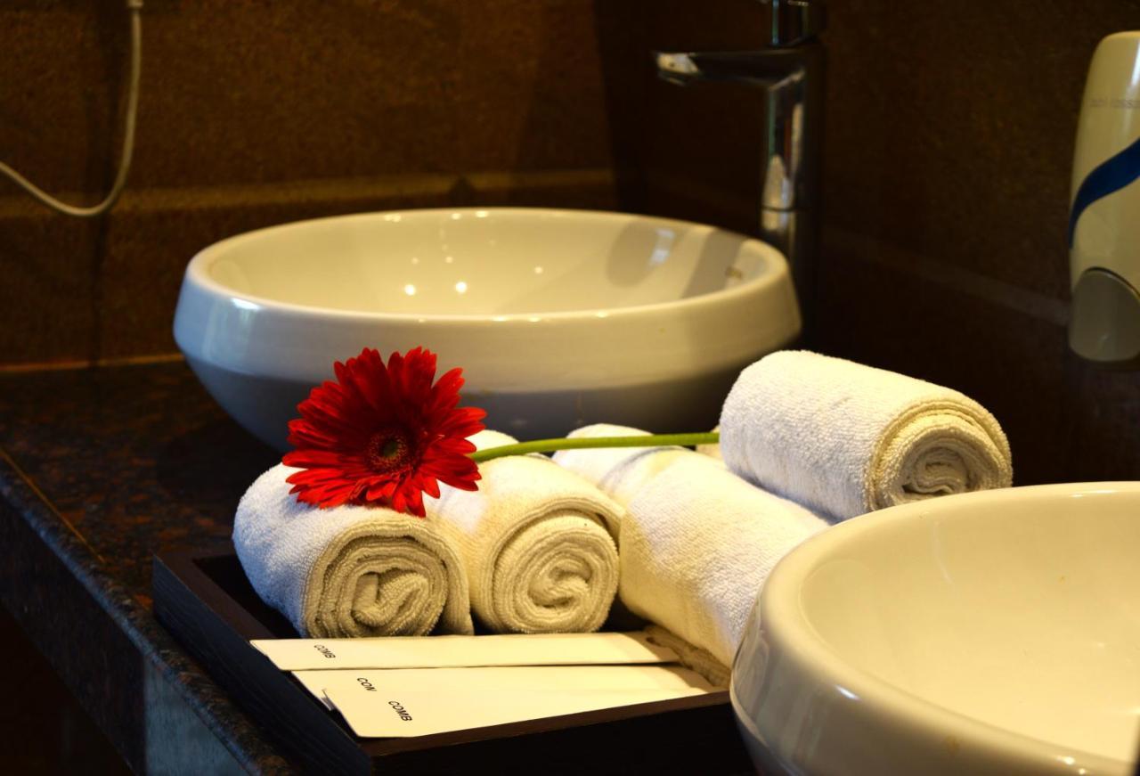 Sea Breeze Max Resort & Spa Margao Exterior foto