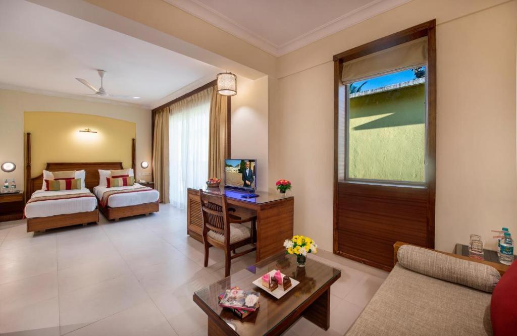 Sea Breeze Max Resort & Spa Margao Exterior foto